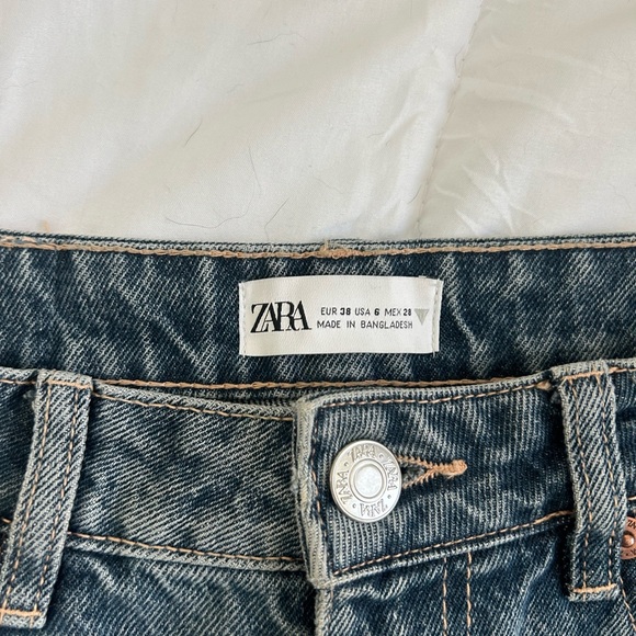 Zara high rise dark wash mom jeans - Picture 2 of 3